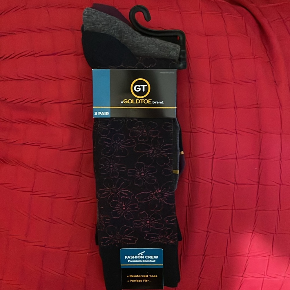 🪸5 for $25 men’s gold toe socks 3-pack size 10-13